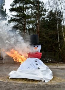 Der Schneemann brennt